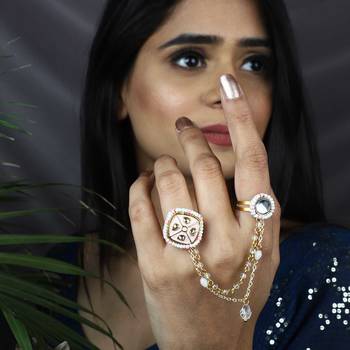 Enamelled beauty two-finger ring 2