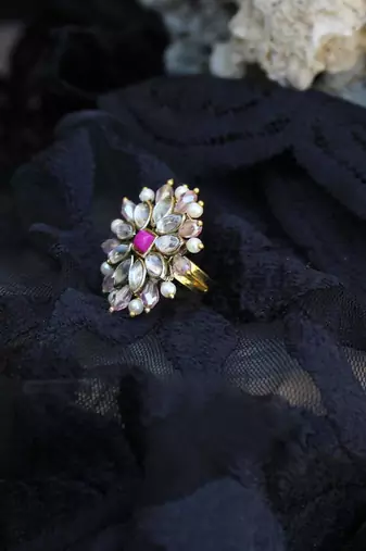 Pearl twirl pink ring