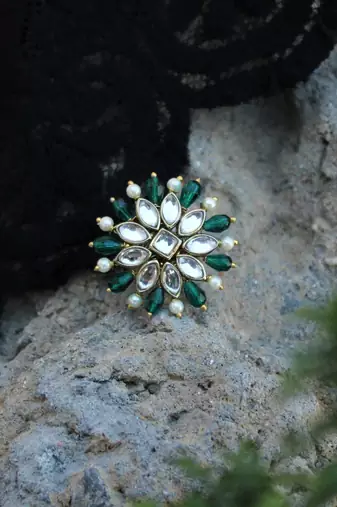 Pearl twirl pine ring
