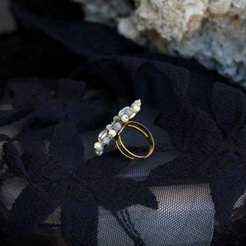 Pearl twirl grey ring 3