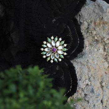 Pearl twirl green ring 1