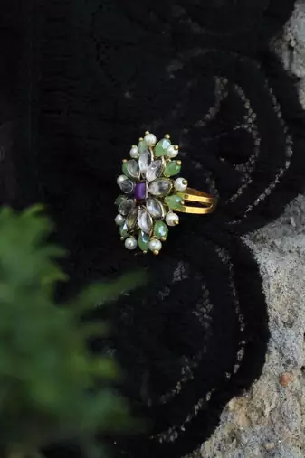 Pearl twirl green ring