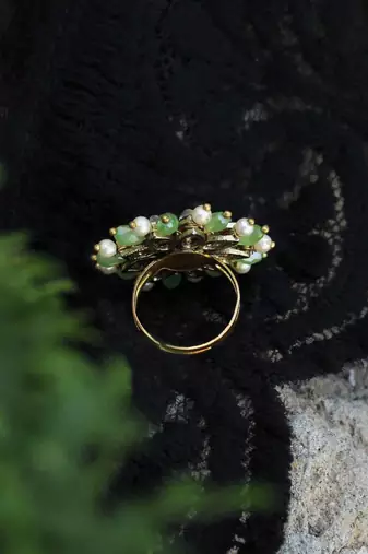 Pearl twirl green ring