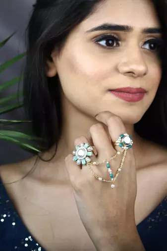 Garden green two-finger ring