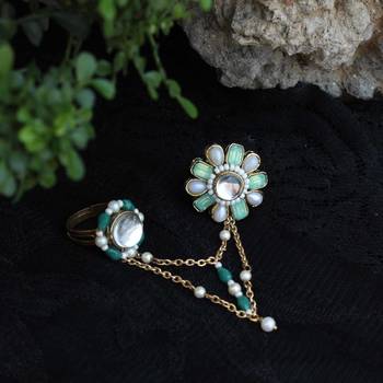Garden green two-finger ring 4