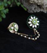 Clover-inspired two-finger ring