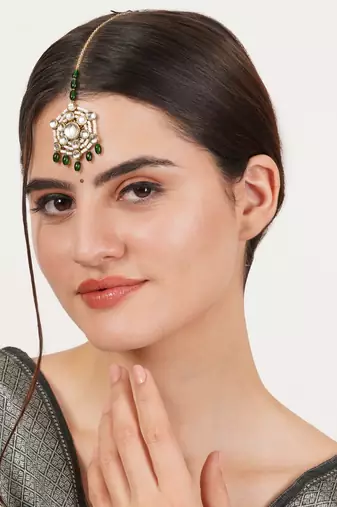 Pearl and kundan green stone maangtikka