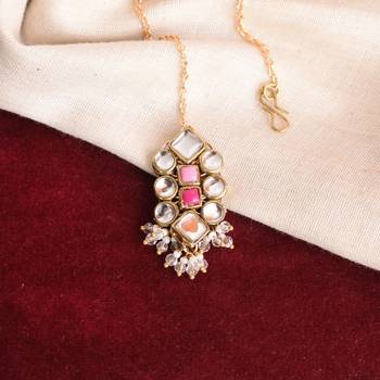 Enamoured kundan mangtikka 1