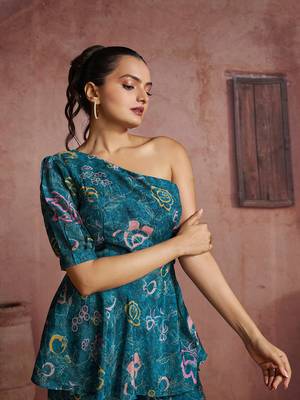 Teal Floral one-shoulder peplum top and pants set 4