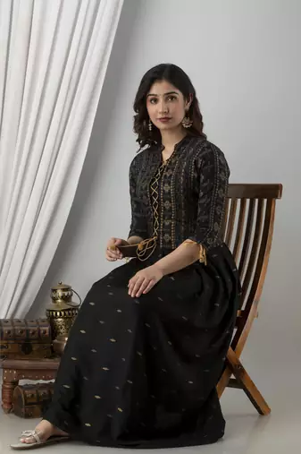 Jaipurite women's cotton printed jacketed anarkali kurti in black