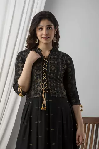 Jaipurite women's cotton printed jacketed anarkali kurti in black