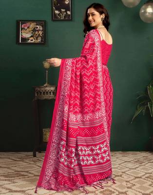Pink printed cotton saree with blouse piece 2