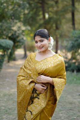 Yellow art silk blend weaving saree with woven fancy tassels  4