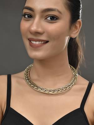 Gold plated braided necklace for women 1