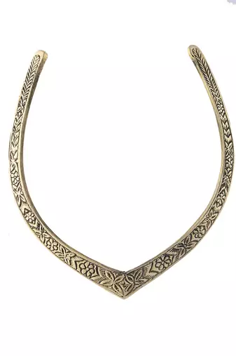 Gold plated v-shaped necklace with floral
