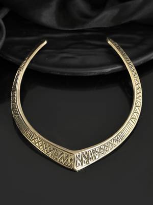 Gold plated  v-shaped necklace for women 2