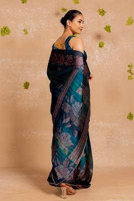 White chiffon abstract warli print  saree with unstitched blouse piece 4