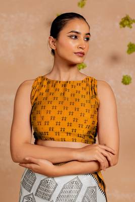 White chiffon abstract warli print  saree with unstitched blouse piece 5