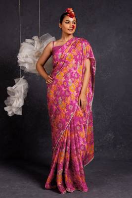 Dark pink chiffon floral print lace border saree with unstitched blouse piece 2