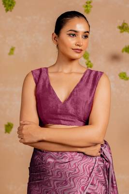 Dusty beige chiffon geometric paisley print  saree with unstitched blouse piece 5