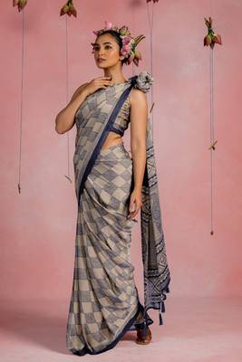 Dusty beige chiffon geometric paisley print  saree with unstitched blouse piece 3