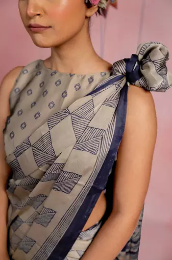 Dusty beige chiffon geometric paisley print  saree with unstitched blouse piece