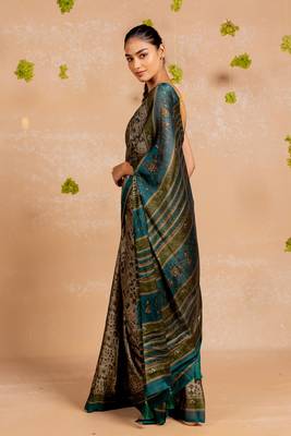 Dark dusty biege chiffon warli print  saree with unstitched blouse piece 3