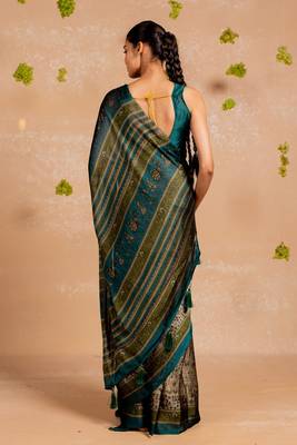 Dark dusty biege chiffon warli print  saree with unstitched blouse piece 4