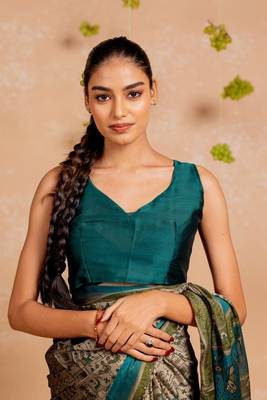 Dark dusty biege chiffon warli print  saree with unstitched blouse piece 5