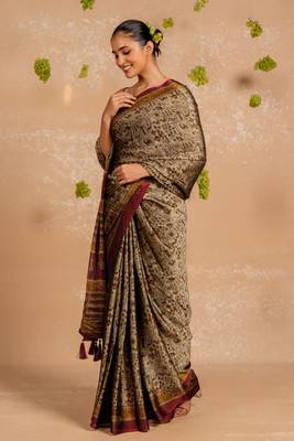 Dark dusty biege chiffon warli print  saree with unstitched blouse piece 3