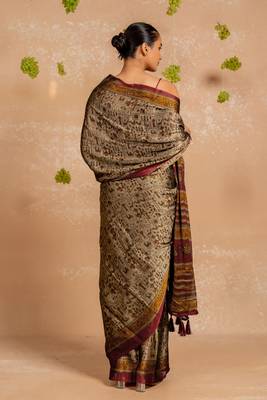 Dark dusty biege chiffon warli print  saree with unstitched blouse piece 4