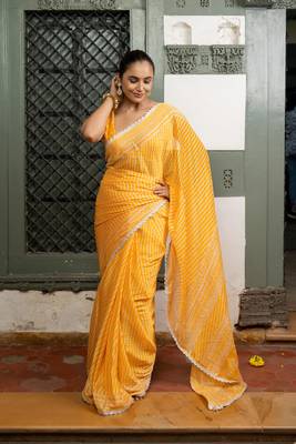 Dark magenta chiffon stripes leheriya print zari work lace saree with unstiched blouse piece 2