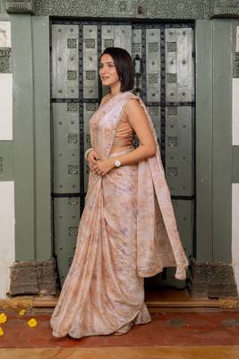 Light peach chiffon foil floral print lace border saree with unstiched blouse piece 3