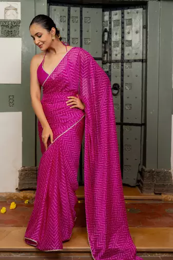 Dark pink chiffon chevron zig zag print lace border saree with unstiched blouse piece