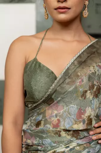 Light peach chiffon floral print lace border saree with unstiched blouse piece