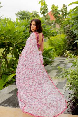 White cotton blend leaf print pom pom lace border saree with unstiched blouse piece 4