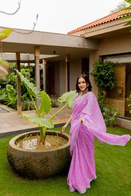 Pink cotton blend floral print crochet lace border saree with unstiched blouse piece 3