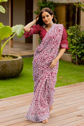 White cotton blend warli print pom pom lace border saree with unstiched blouse piece