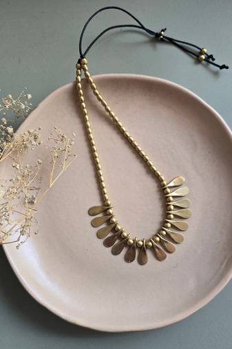 Horseshoe halo necklace