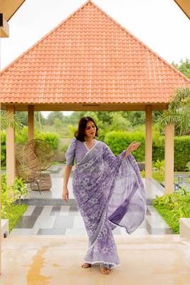 Dusty lavender cotton blend floral print crochet lace saree with unstiched blouse piece 2