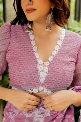 Light pink cotton blend floral print crochet lace saree with unstiched blouse piece 5