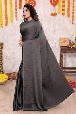 Dark grey chiffon bandhani block print saree with unstiched blouse piece 3