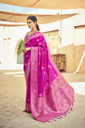 Pink Elegant Silk Blend Festive Wear Thread Work Beautiful Border Saree With Blouse