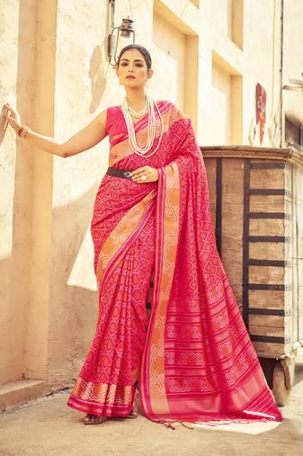 Pink Elegant Cotton Blend Festive Wear Saree With Blouse