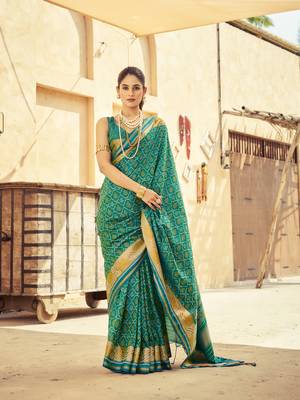 Green Elegant Cotton Blend Festive Wear Saree With Blouse 2