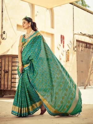 Green Elegant Cotton Blend Festive Wear Saree With Blouse 3