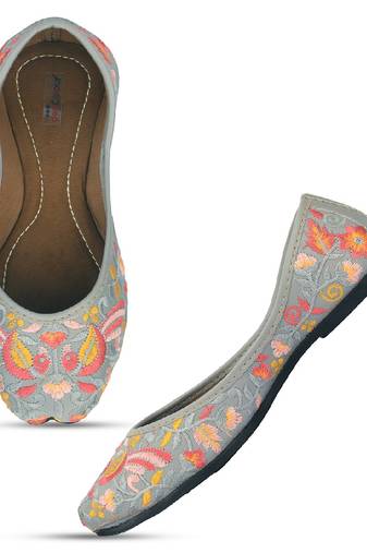 Cushioned  grey flats
