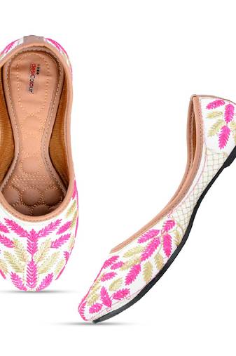 Pink leaves flats