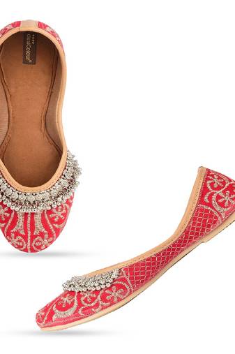 Red gungroo flats