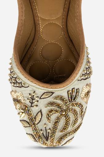 Grey embroidered flats